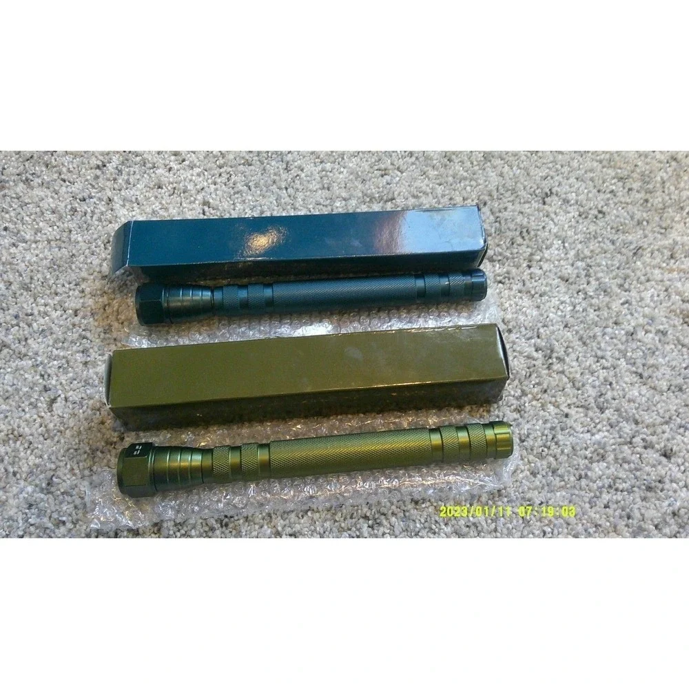 Set of 2 handheld‎ flashlights w/magnetic  tips brown/blue working